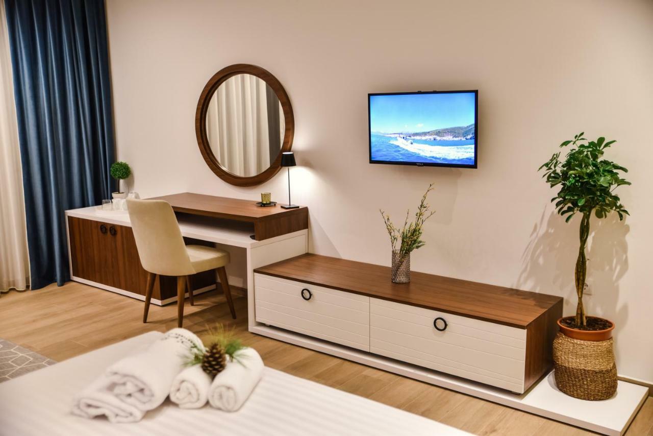 Pino Boutique Hotel Улцин Екстериор снимка
