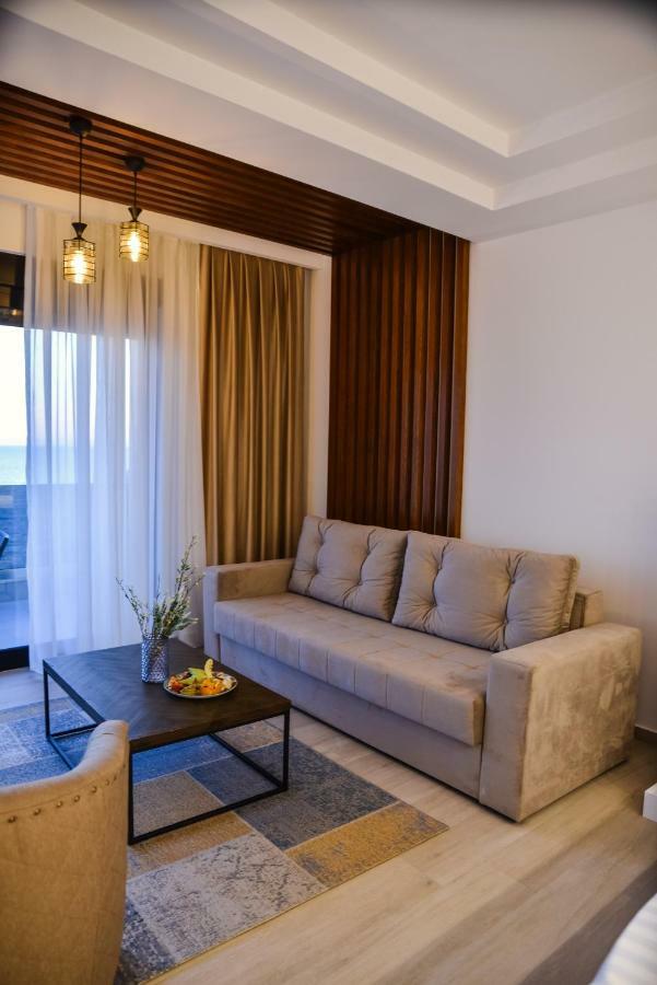 Pino Boutique Hotel Улцин Екстериор снимка