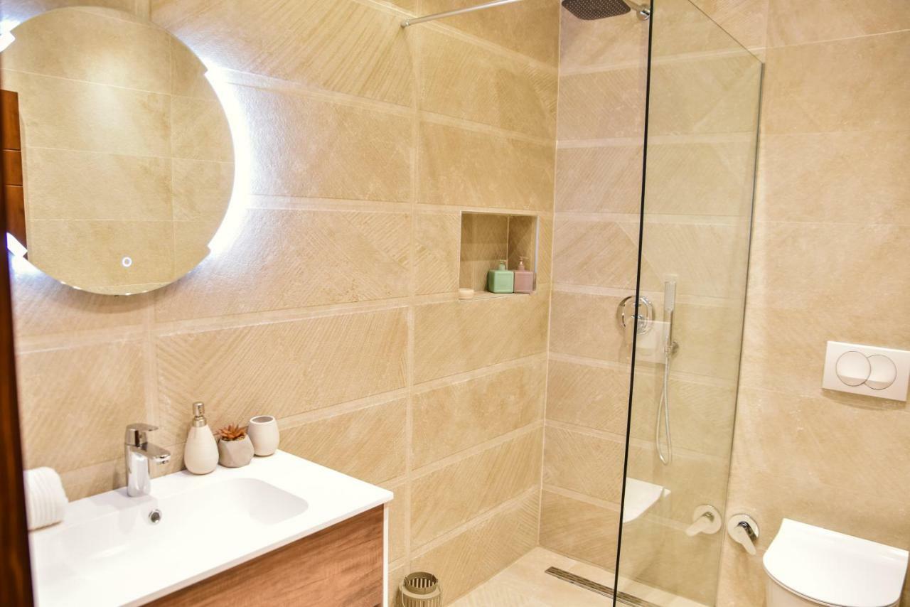 Pino Boutique Hotel Улцин Екстериор снимка