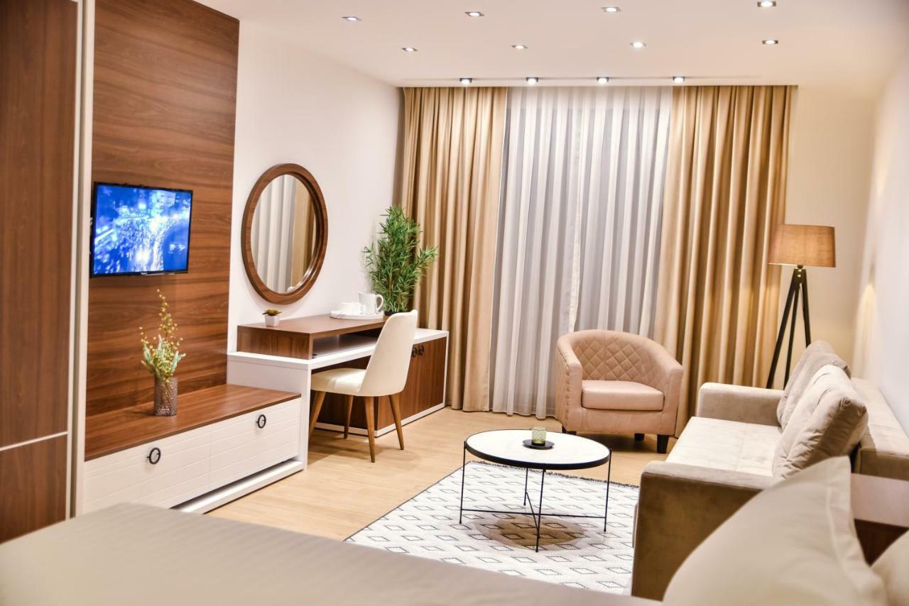 Pino Boutique Hotel Улцин Екстериор снимка