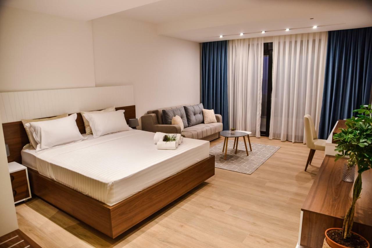 Pino Boutique Hotel Улцин Екстериор снимка