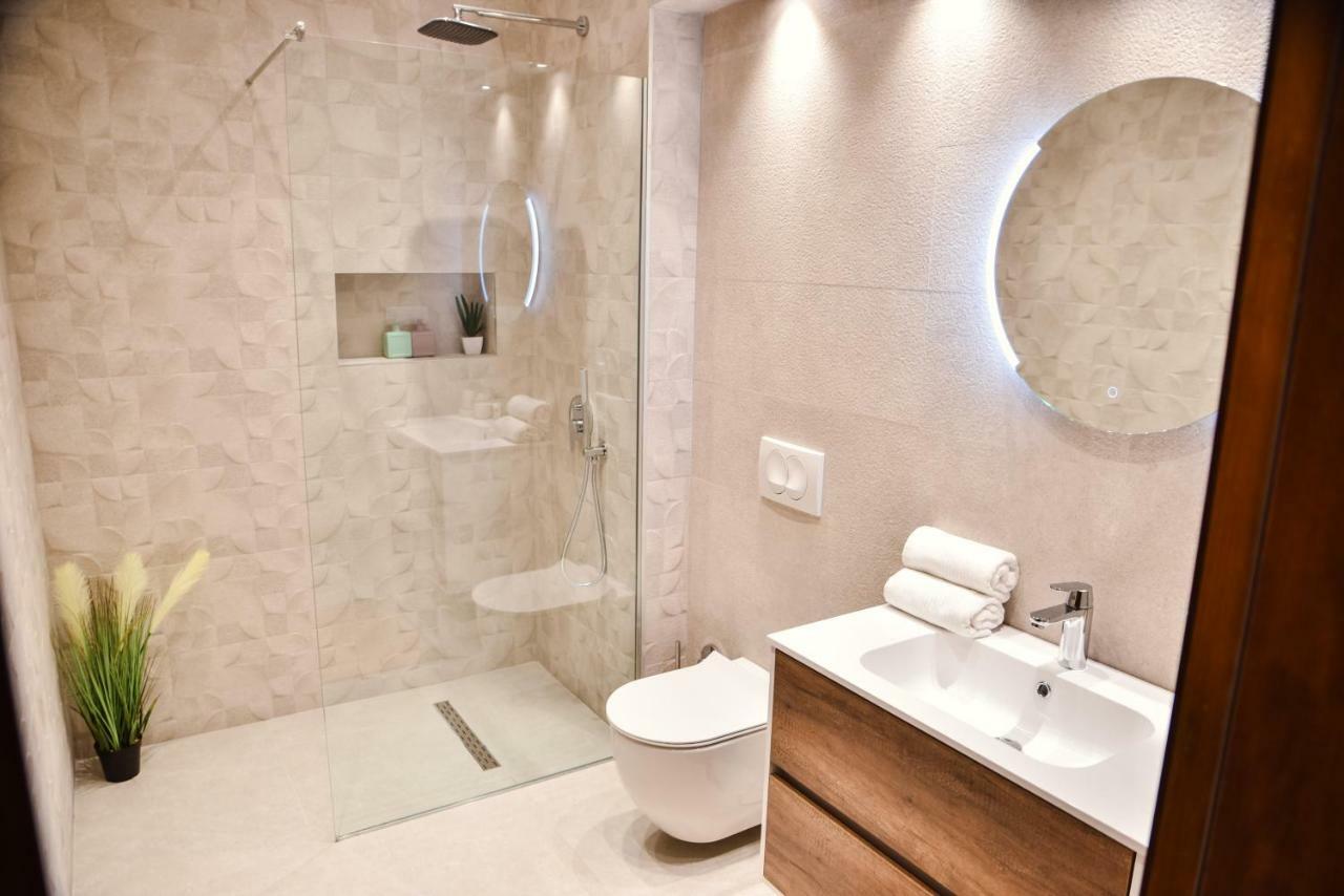 Pino Boutique Hotel Улцин Екстериор снимка